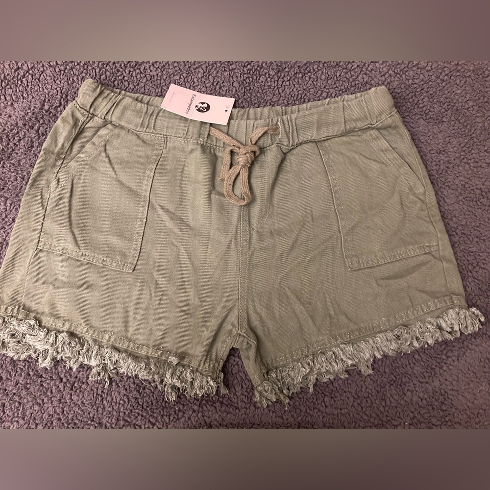 XL olive green shorts